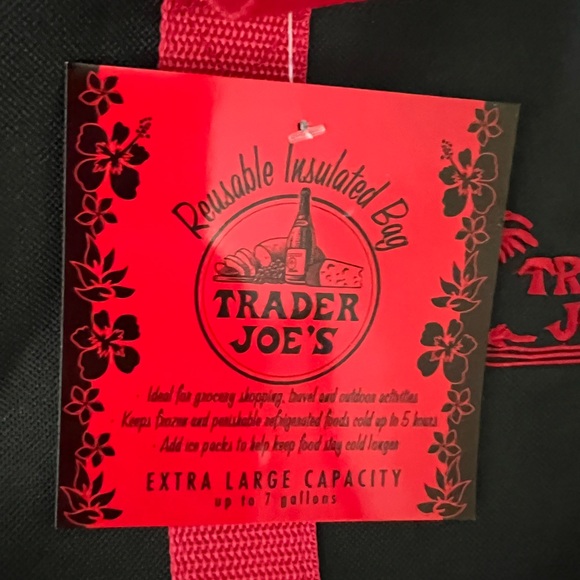 Trader Joes’s insulated bag - Picture 4 of 4